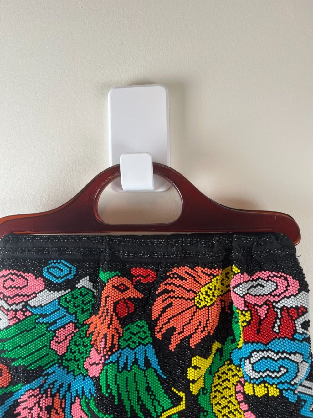 Kitsch Vintage Dargon & Phoenix Motif Beaded Handbag - Picture 5 of 8